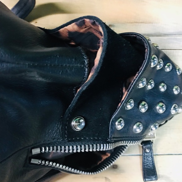 B Makowsky Black Leather & Silver Stud Crossbody. - Picture 11 of 16